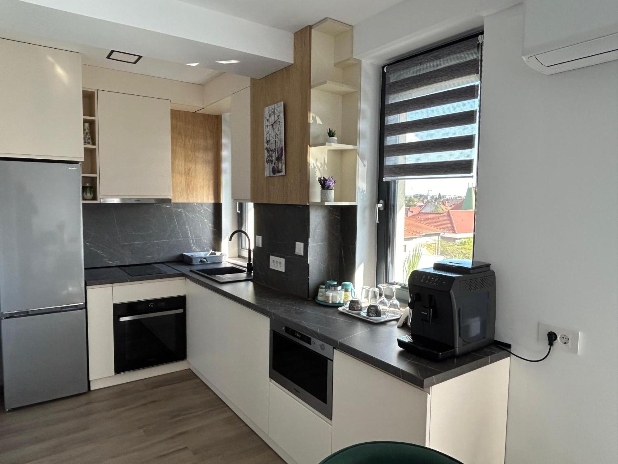 Coquette Studio Central Oradea Exteriör bild