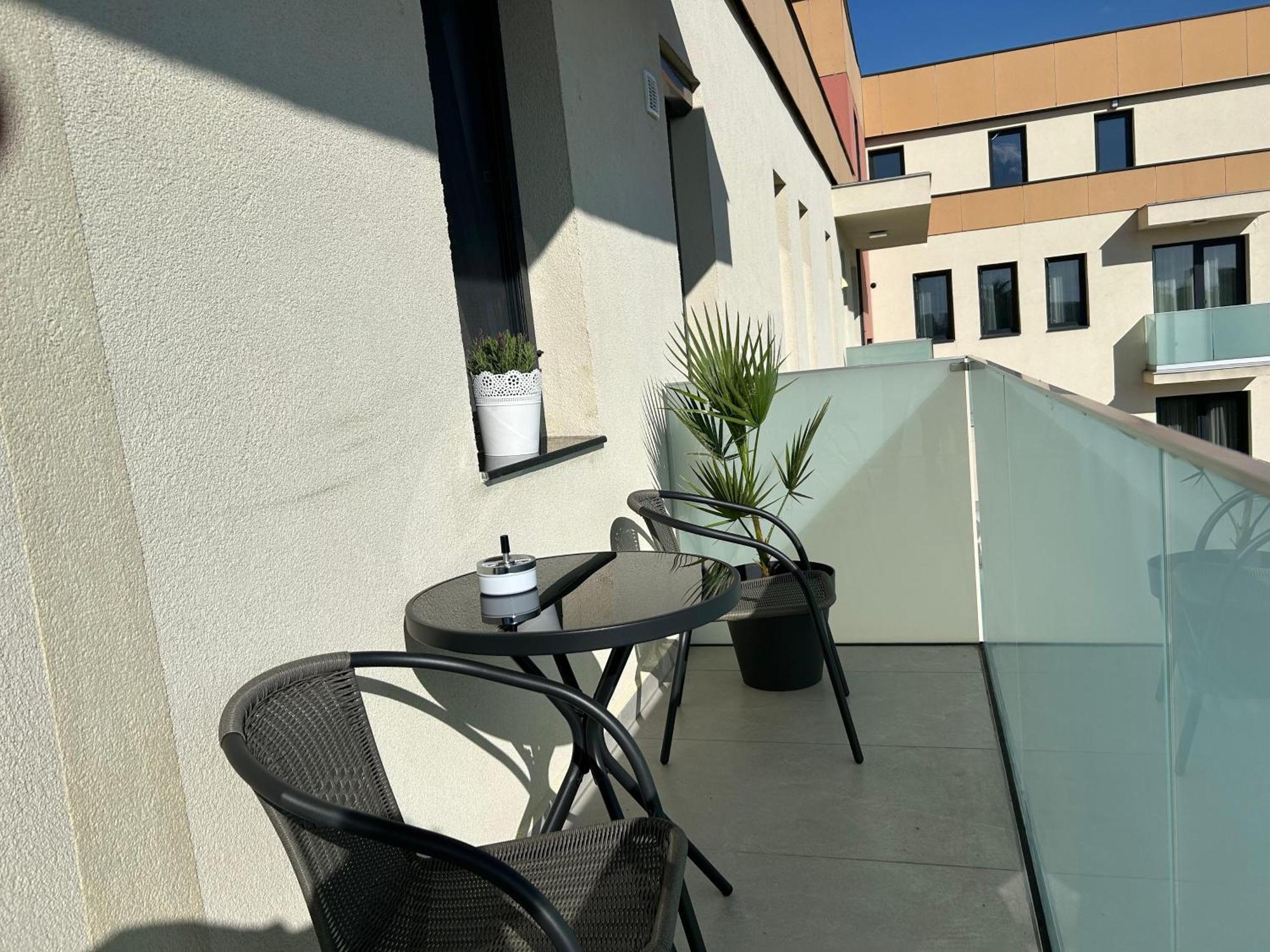 Coquette Studio Central Oradea Exteriör bild